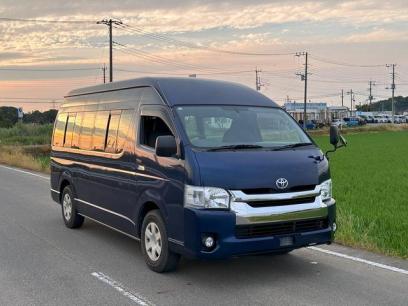 Toyota HIACE COMMUTER